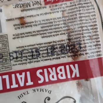 BİM'in Kasa Yanında Bekletilen Tarihi Geçmiş Soğuk Ürünleri Satması