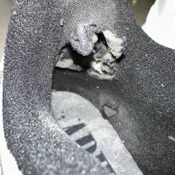 Adidas 2 Haftada Parçalanan Ayakkabıları İade Almıyor