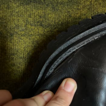 Stradivarius Botlarım Yırtıldı Fişim Yok