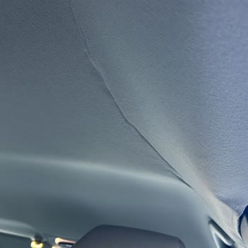 2023 Model Toyota Corolla Tavan İç Döşeme Çökme Sorunu