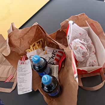 KFC Yanlış Menü Getirip Telefonumu Açmıyor