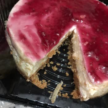 BİM Mağazaları Dondurulmuş Cheesecake İçinde Çıkan Plastik