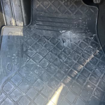 Renault Clio 5 Sürücü Paspası Delindi