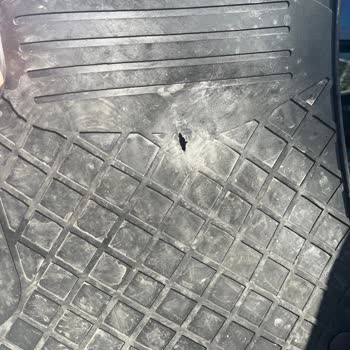 Renault Clio 5 Sürücü Paspası Delindi