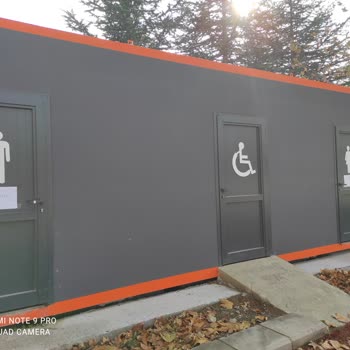 ABB - Ankara Büyükşehir Belediyesi Doğukent Koşu Yolunda Tuvalet Bir Aydır Arızalı Yazıyor Ve Kapalı