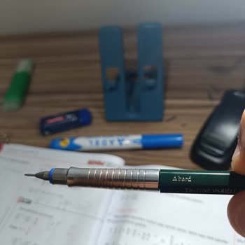 Faber-Castell Metal Bölümünde Renk Değişimi Yaşanan Vario Kalem