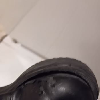 Zara Da Kızıma Aldığım Botlar Bir Ay İçinde Soyuldu Ve Yırtıldı