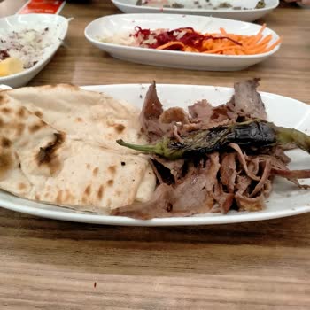 Peçenek Döner Aşırı Tuzlu Döner Ve İlgisiz Servis Deneyimi