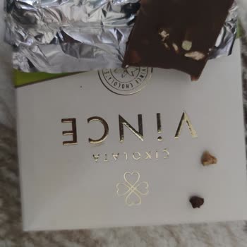 A101 Vince Çikolatada Taş Çıktı