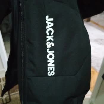 Jack Jones Mont 1 Haftada Yırtıldı