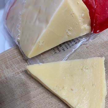 Gc Gıda Edam Marka Peynirin İçinde Kum Taneleri Var