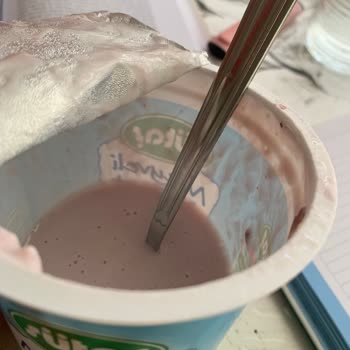 Sütaş Meyveli Yoğurt Katı Değil