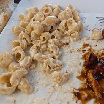 Macaroni Restaurant Pişmeyen Makarnayı Tekrar Servis Ettiler