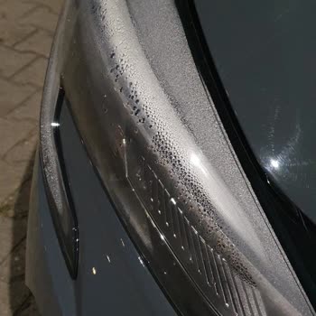 Renault Clio Oluşan Far Çatlakları