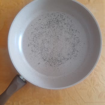 Gülsan Tencere Granit Tava Kullanımı Sonrası Oluşan Lekeler