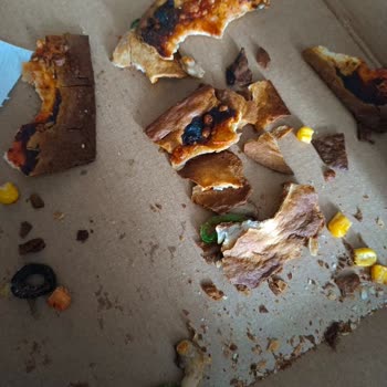 Domino's Pizza Pizza Siparişim Yanık Kuru Malzemesiz