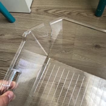 Uğur Soğutma Buzdolabımın Rafı Kırık Bir Şekilde Teslim Edildi.