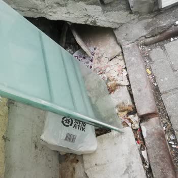 Sultangazi Belediyesi Bina Önü Kaldırım Sorunu!