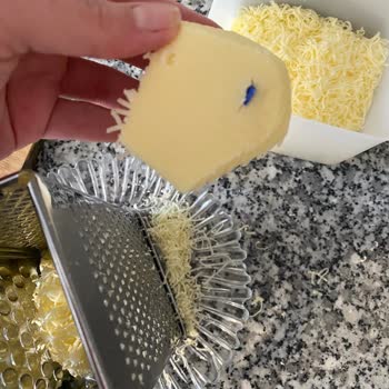 BİM Aknaz Tost Peynirinin İçindeki Plastik