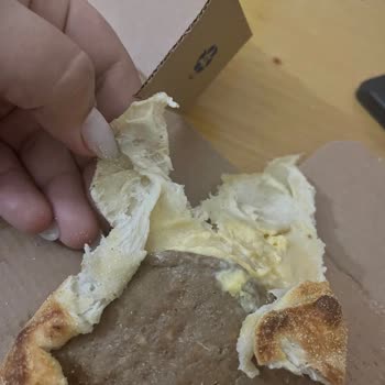 Domino's Pizza Domdom Burger İçi Hamur Geldi Pizza Soğuk Geldi