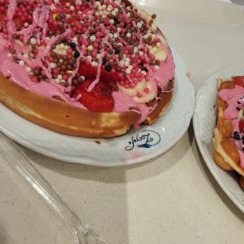 Süper Bubble Waffle Kaba Personel Davranışları