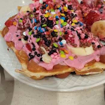 Süper Bubble Waffle Kaba Personel Davranışları