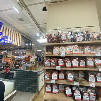 Carrefour İstanbul Mecidiyeköy Şubesi Böcekler Basmış?