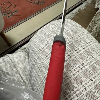 Karaca Züccaciye Plastik Soyuluyor Ve Elimize Yapışıyor
