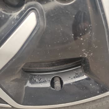 Çimenler Fiat Aracımdaki Jant Kapakları Servis Hizmeti Sonucu Zarar Gördü
