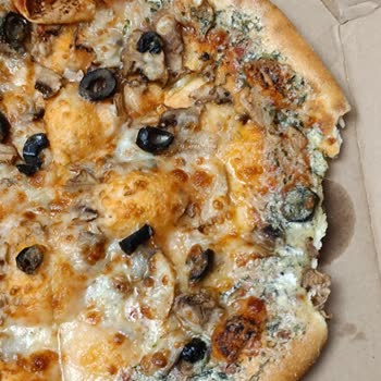 Domino's Pizza Özensiz Ve Eksik Hazırlanan Pizza