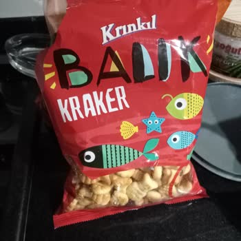 BİM Krınkıl Marka Balık Krakerin İçinden Koca Bir Kıl Çıktı