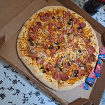 Domino's Menemen Soğuk Ve Geç Gelmesi