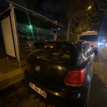 Emniyet Genel Müdürlüğü Otobüs Durağına Araba Park Edilmesi