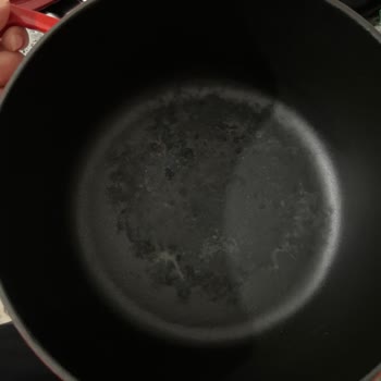 Lava Döküm Tencere Leke Sorunu