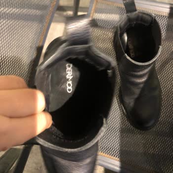 Derimod Ayak Sağlığını İhlal Eden Bot!