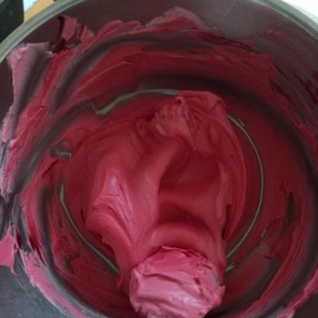 Dr. Oetker Gıda Boyası Kırmızı Yerine Pembe Oldu