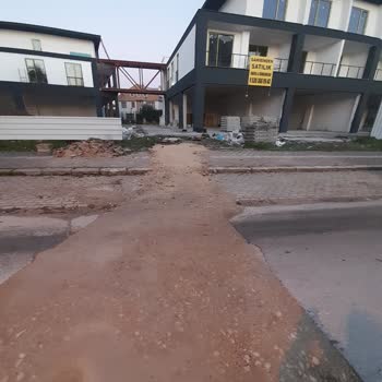 Bursa Nilüfer Belediyesi Özlücede Yapılan İnşaatların Cadde Ve Yollara Verdikleri Hasarlar