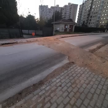 Bursa Nilüfer Belediyesi Özlücede Yapılan İnşaatların Cadde Ve Yollara Verdikleri Hasarlar