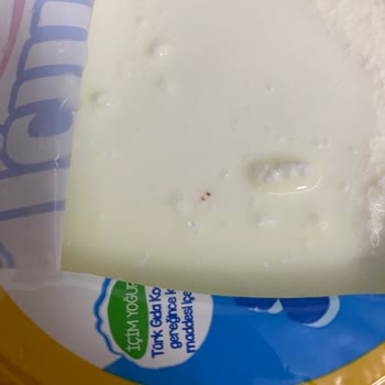 İçim Yoğurt İçinden Bir Şeyler Çıktı