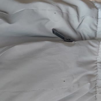 LC Waikiki 900 Liralık Mont Delik Çıktı