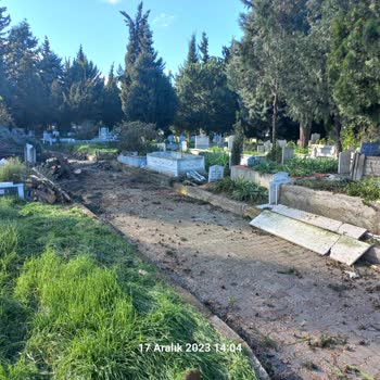 T. C. Cumhurbaşkanlığı Mezarlığa Zarar Verilmesi