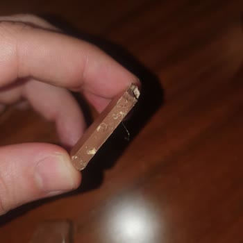Nestle Damak Çikolatanın İçinden Saç Çıktı! Nestle Umursamadı!
