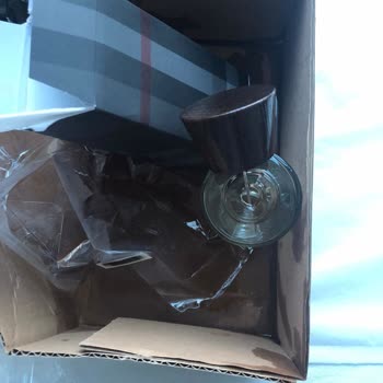 Burberry Kargom Kırık Geldi. Değişim Ya Da Para İadesi İstiyorum