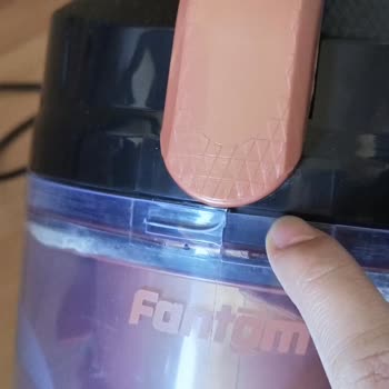 Fantom Süpürge Tutma Yerinden Tutunca Toz Haznesi Açılıyor