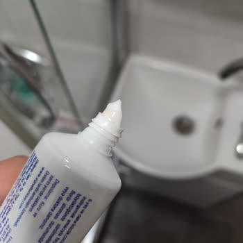 Signal Diş Macunundaki Paslı Görüntü Ve İnsan Sağlığına Etkisi