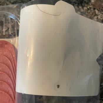 Şahin Sucukları Jambon İçinden Kıl Çıktı