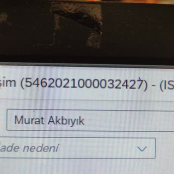 Mavi Ürünü İncelememek İçin Müşteri İle Dalga Geçiyor