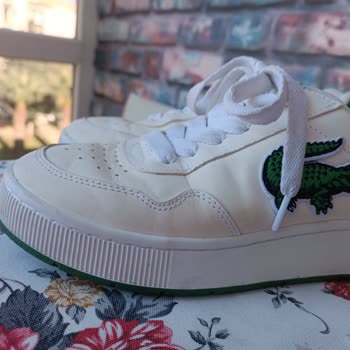 Lacoste Ayakkabının Kendiliğinden Sararması