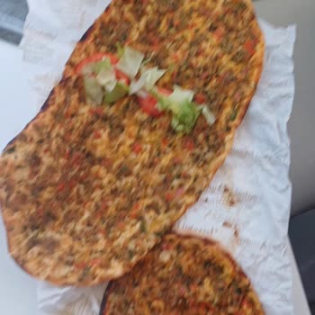 İstanbul İskender Lahmacun Yeşillik Yok Ve Yetersiz