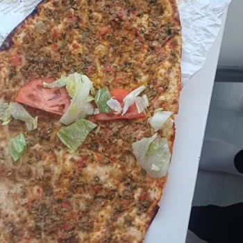 İstanbul İskender Lahmacun Yeşillik Yok Ve Yetersiz